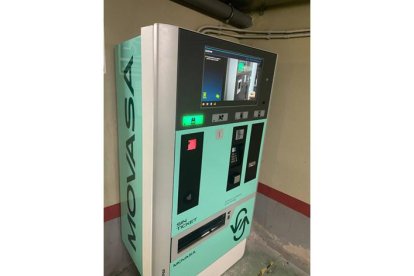 Nuevo puesto de gestión de pago en el aparcamiento de la plaza Mayor de Valladolid.- AUVASA