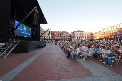Representación del 'Nessun Dorma' de Puccini en la plaza Mayor de Valladolid. PHOTOGENIC