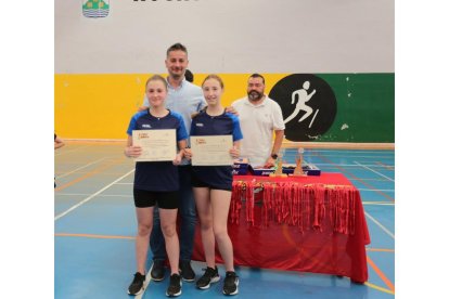 Clausura de la competición de bádminton en Tordesillas. / E. M.