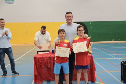 Clausura de la competición de bádminton en Tordesillas. / E. M.