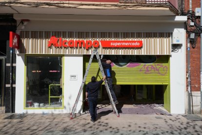 Supermercado Alcampo en la Plaza San Juan.- J.M.LOSTAU