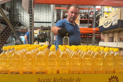 Donación de alimentos del Mercadona, Valladolid.- E.M.