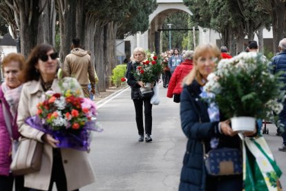 JUAN MIGUEL LOSTAU. 01/11//2022. VALLADOLID. COMUNIDAD DE CASTILLA Y LEÓN. CEMENTERIO DEL CARMEN. DÍA DE TODOS LOS SANTOS.