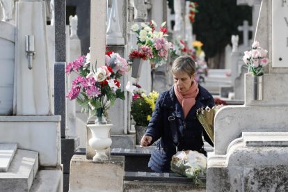 El cementerio de El Carmen en el Día de Todos los Santos. - LOSTAU