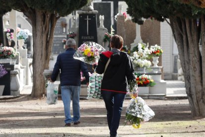 El cementerio de El Carmen en el Día de Todos los Santos. - LOSTAU
