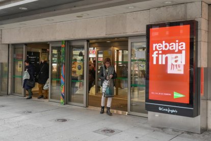 Último día de El Corte Inglés de la calle Constitución de Valladolid. -J.M. LOSTAU
