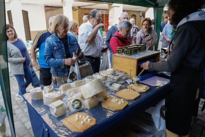 Feria del queso en Villalón de Campos. J.M. Lostau