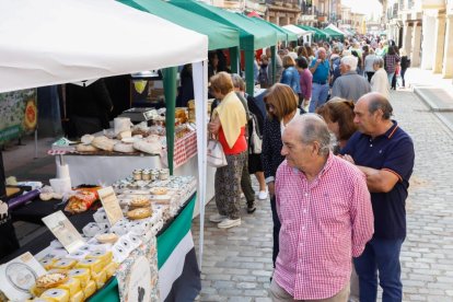 Feria del queso en Villalón de Campos. J.M. Lostau