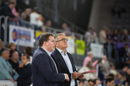 Paco García y Alejandro Paniagua en el Zunder Palencia - UEMC Real Valladolid Baloncesto. / LOF