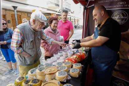 Feria del queso en Villalón de Campos. J.M. Lostau