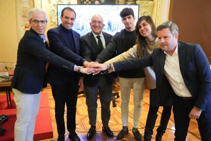 Presentación del Torneo de Padel que se jugará en Valladolid. / LOSTAU