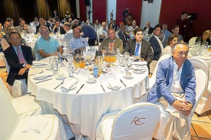 Juan Carlos de Margarida Sanz, Carlos Castedo, Prudencio Prieto, Evelio Angulo, Eduardo Estévez Gudino y Emilio Melero.