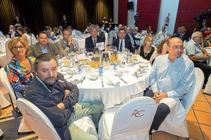 Miguel Ángel Rojo, María José Rivera, José María Sánchez, Rafael Valderrey, José Aurelio Alonso, José Luis de la Fuente, Concepción García, Katrina Espinar y José Antonio Mateo.