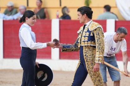 Pablo Aguado en la corrida de toros del 6 de agosto en las fiestas de Íscar. J. M. LOSTAU