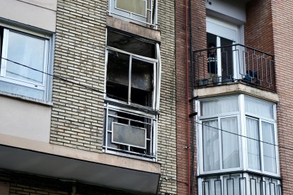 Imagen del incendio registrado en el paseo de San Vicente.- PHOTOGENIC