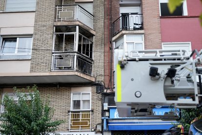 Imagen del incendio registrado en el paseo de San Vicente.- PHOTOGENIC