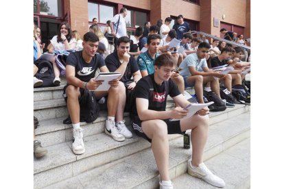 Segunda convocatoria de la EBAU en el aulario de Valladolid.- PHOTOGENIC