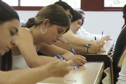 Segunda convocatoria de la EBAU en el aulario de Valladolid.- PHOTOGENIC