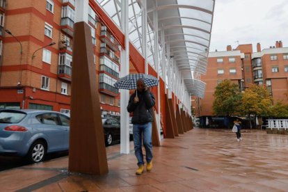 La plaza de la Solidaridad tras la reforma. - LOSTAU