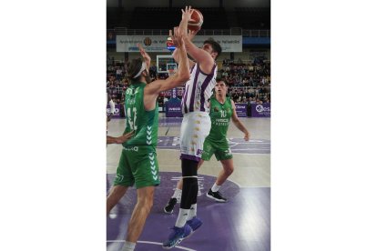 UEMC Real Valladolid Baloncesto-Amics Castelló. / PHOTOGENIC