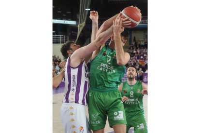 UEMC Real Valladolid Baloncesto-Amics Castelló. / PHOTOGENIC