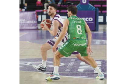 UEMC Real Valladolid Baloncesto-Amics Castelló. / PHOTOGENIC