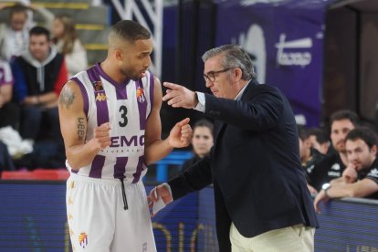 UEMC Real Valladolid Baloncesto-Amics Castelló. / PHOTOGENIC