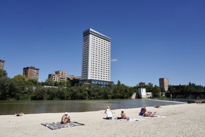 Playa de Las Moreras donde se realizaría una piscina fluvial. Propuesta del PP. - ICAL