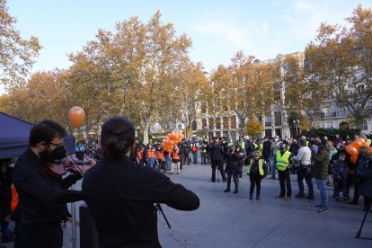 Homenaje a las víctimas de accidentes de tráfico en Valladolid.| ICAL