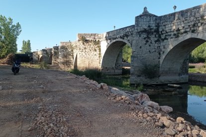 Obras en el Puente de Simancas.-L.D.F