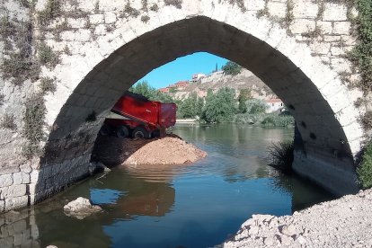 Obras en el Puente de Simancas.- L.D.F