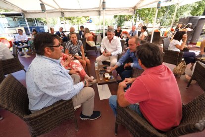 Primera jornada en la caseta de EL MUNDO en La Leyenda del Pisuerga. / PHOTOGENIC