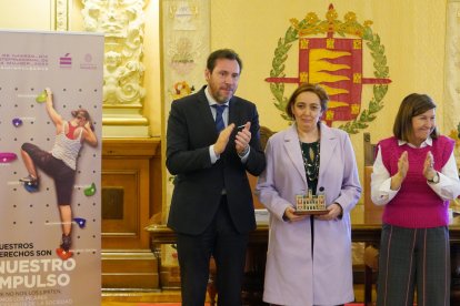 Lectura del Manifiesto del Día Internacional de la Mujer, con motivo del 8 de marzo, a cargo de la presidenta de la Confederación Española de Asociaciones de Padres y Madres del Alumnado (Ceapa), Luisa María Capellán.- ICAL