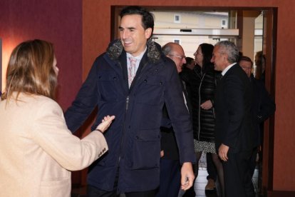 El alcalde de Medina del Campo, Guzmán Gómez. Club de Prensa El Mundo - Conversaciones Políticas con Óscar Puente. -J.M. LOSTAU