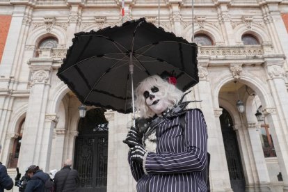 Desfile de cosplay en la Plaza Mayor de Valladolid por el Salón del Cómic y Manga XVII. -J.M. LOSTAU