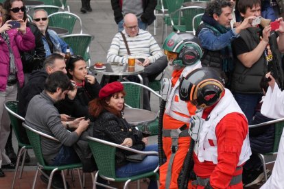 Desfile de cosplay en la Plaza Mayor de Valladolid por el Salón del Cómic y Manga XVII. -J.M. LOSTAU