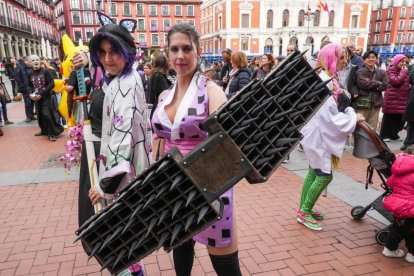 Desfile de cosplay en la Plaza Mayor de Valladolid por el Salón del Cómic y Manga XVII. -J.M. LOSTAU