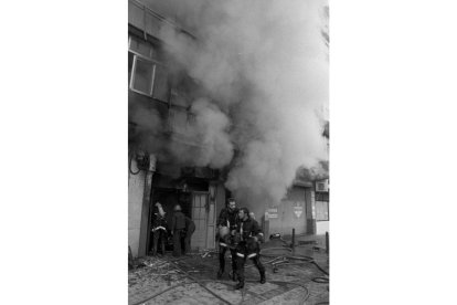 Incendio en la discoteca Siete Siete de Valladolid el 6 de octubre de 1996. J. M. LOSTAU