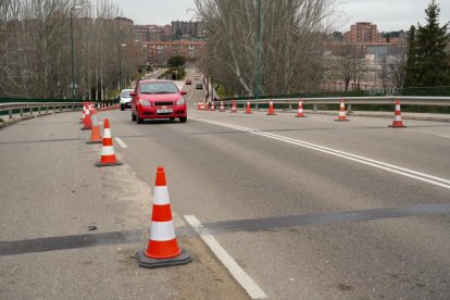 Fotos de las obras del viaducto del Polígono de Argales. J.M. LOSTAU