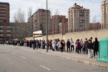 Cola en la Feria de Valladolid donde se celebra el Salón del Cómic y Manga 2023. -J.M. LOSTAU