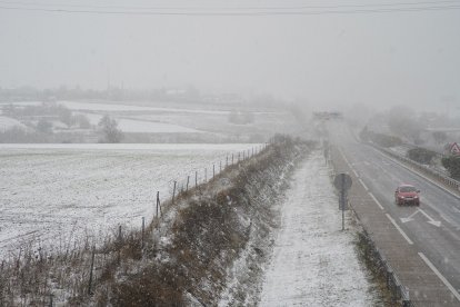 Nieve en la A-62 en el término municipal de Geria.- ICAL