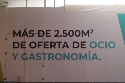 Cartel de reforma para las nuevas aperturas en Vallsur. -PHOTOGENIC