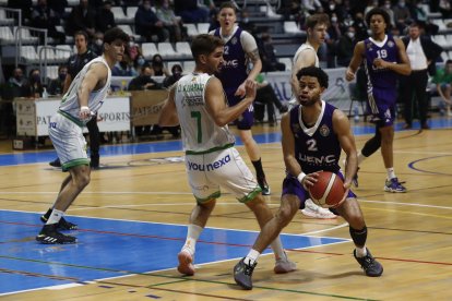 Tau Castelló - UEMC Real Valladolid Baloncesto. / LOF