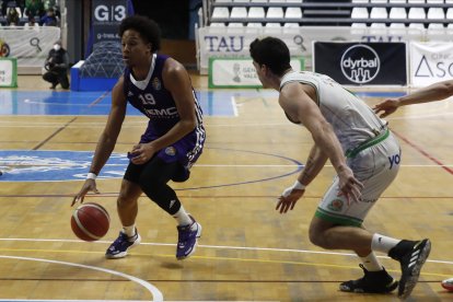 Tau Castelló - UEMC Real Valladolid Baloncesto. / LOF