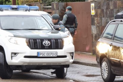 Operación policial de armas en el chalé de un ex militar en Arroyo de la Encomienda. PHOTOGENIC
