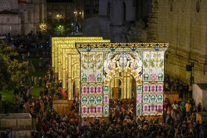 La novedad del encendido navideño en la Plaza de Portugalete. -PHOTOGENIC.