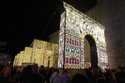 La novedad del encendido navideño en la Plaza de Portugalete. -PHOTOGENIC.