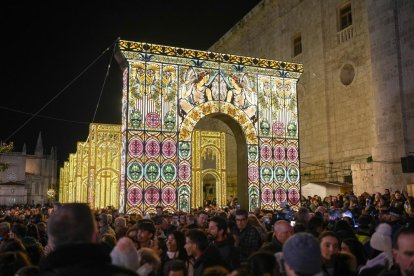 La novedad del encendido navideño en la Plaza de Portugalete. -PHOTOGENIC.
