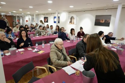 La primera cata de vino diseñado por inteligencia artificial promovida por la UEMC y celebrada en la Oficina de Turismo de Valladolid - PHOTOGENIC