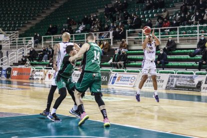Cáceres - Real Valladolid Baloncesto. / LOF